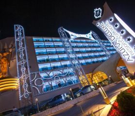 Azura Deluxe Resort & Spa Hotel